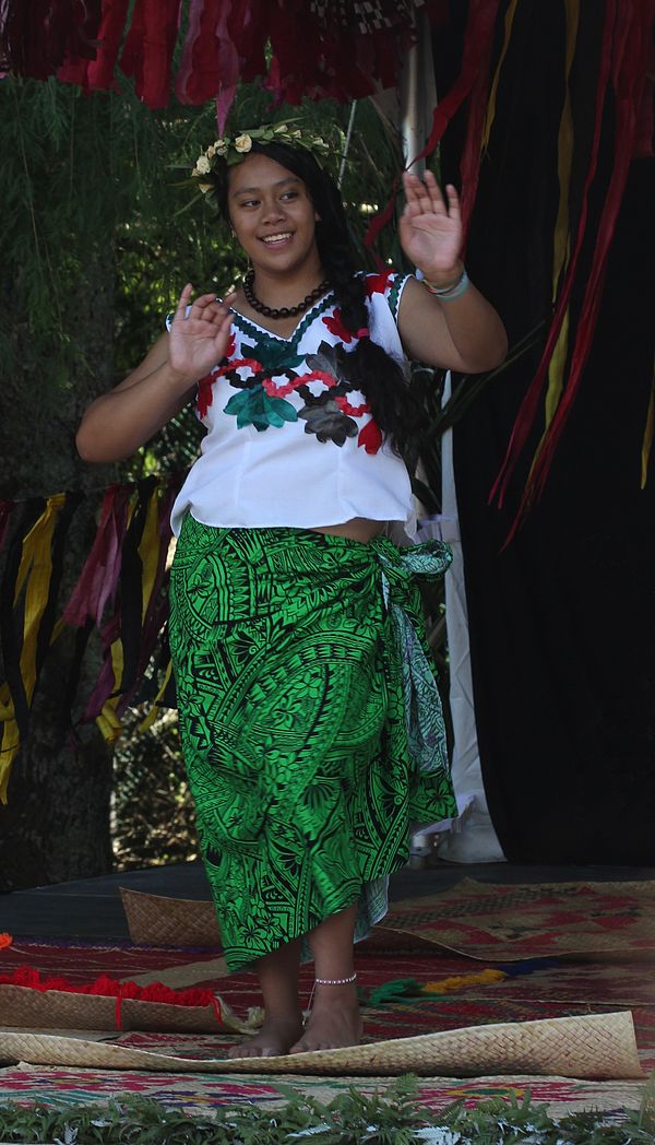 Traditional Tuvaluan dancer at 2011 Pasifika festival